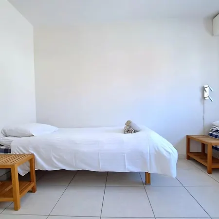 3br In With Swimming Pool Terraces Parking & Ac - Benakey *